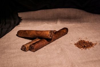 Eliminar el olor a tabaco en clubs de fumadores