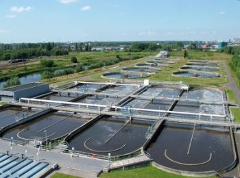 Procedimientos para purificar el agua residual con ozono